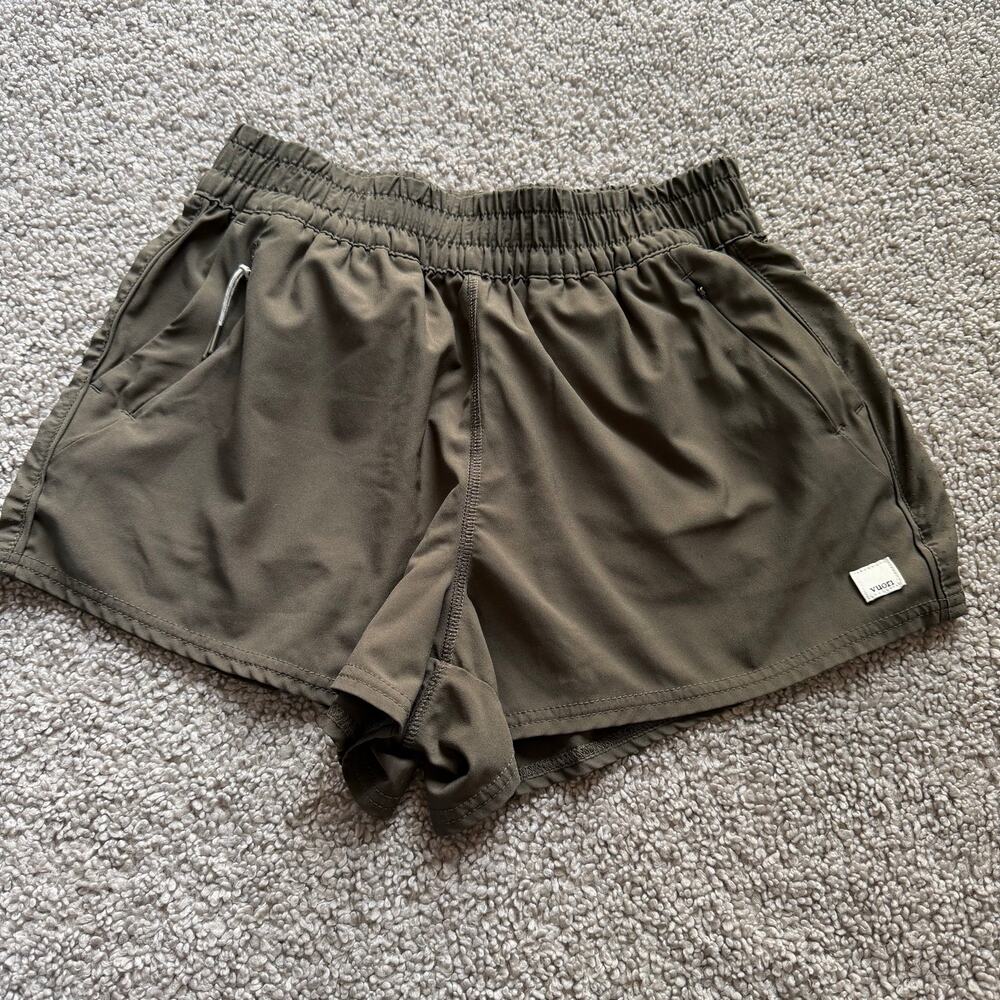 Vuori Women’s Dash Shorts Green Unlined Size Small Athleisure
